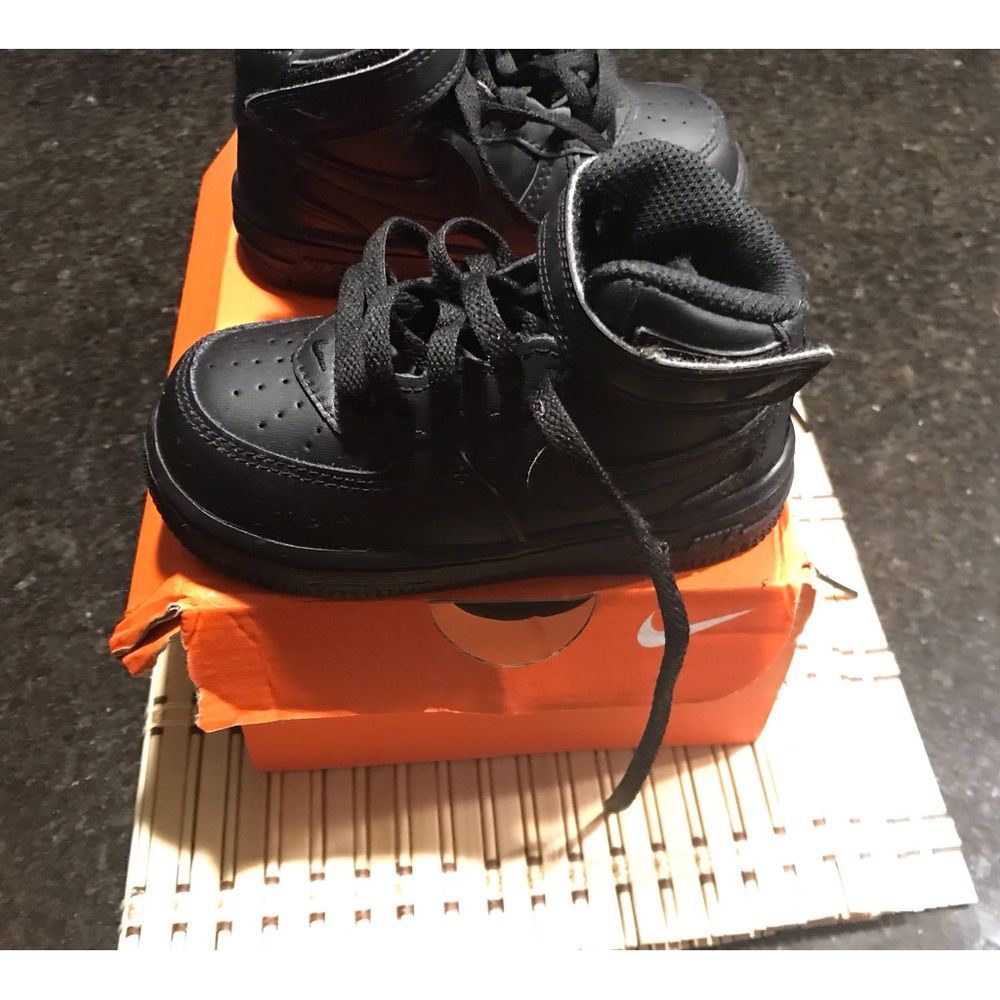 Toddler Hightop Nike.